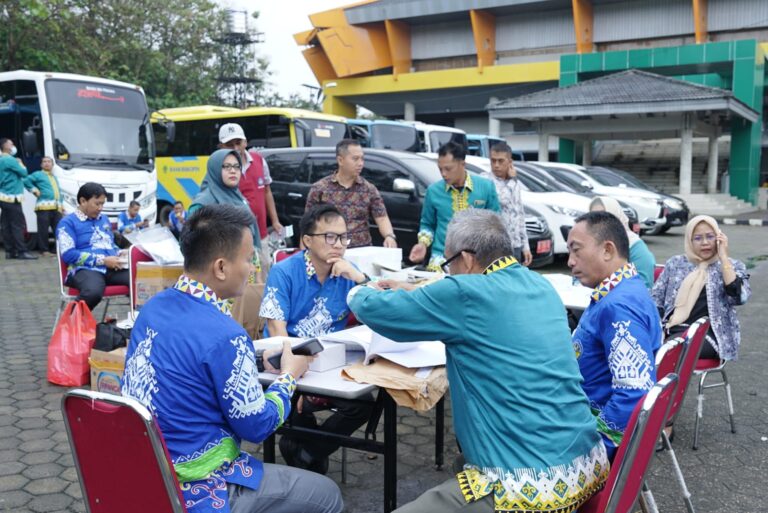 Apel Pagi: Warek BUK Monitoring Kendaraan Operasional dan Dinas Unila