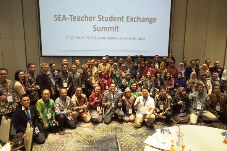 FKIP Unila Hadiri SEAMEO Summit dan Pembukaan Program SEA-Teacher Batch 9