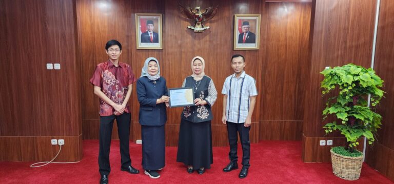 Berkontribusi Sebagai Pembayaran Pajak Terbesar tahun 2022, Unila Raih Penghargaan