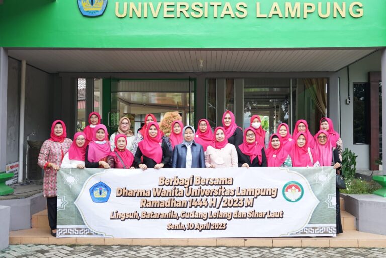 DWP Unila Berbagi 202 Paket Sembako di Bandarlampung