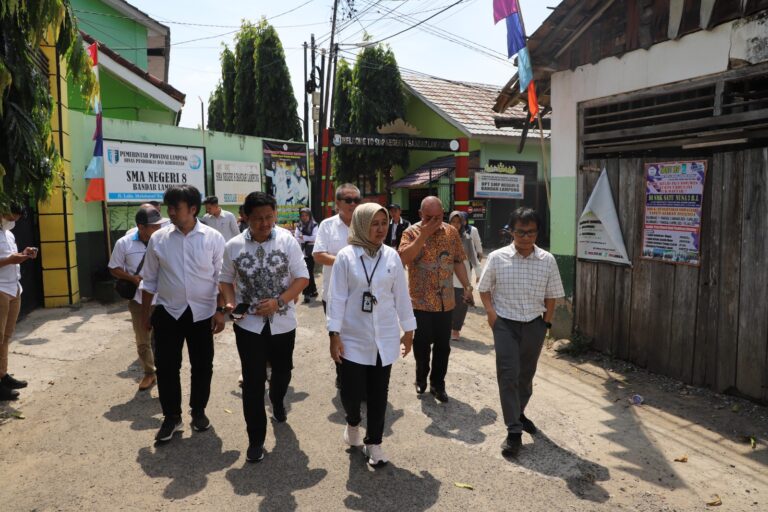Rektor dan Jajaran Tinjau Aset Unila