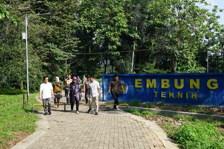 Rektor Tinjau Fasilitas Kampus dan Beri Perhatian Pemeliharaan