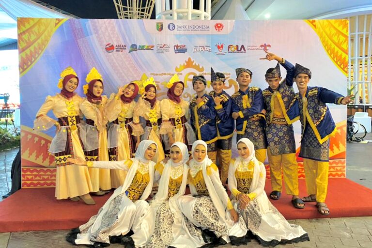 14 Mahasiswa Prodi Tari Unila Juarai Lomba Tari Kreasi Islami Lampung Begawi