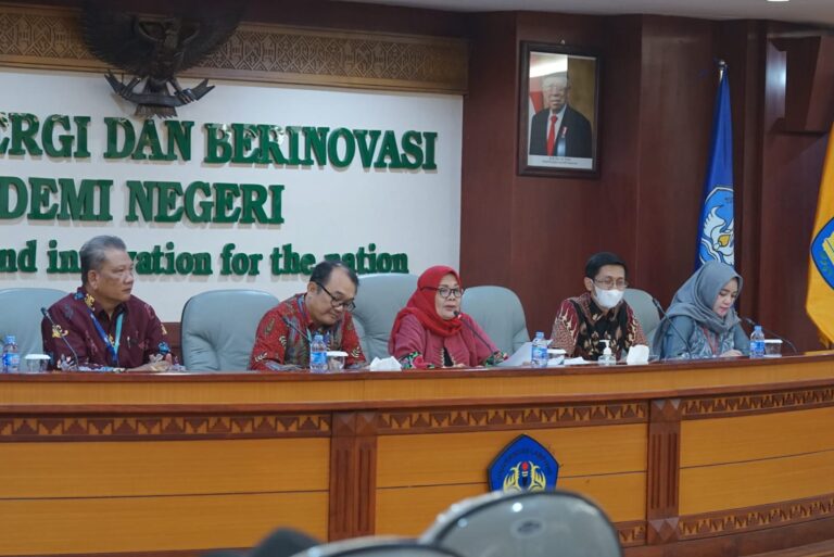 ASN Unila Ikuti Sosialisasi Program Layanan PT TASPEN