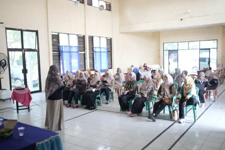 Unila Gelar Sosialisasi Pencegahan dan Penanganan Kekerasan Seksual di Desa Hanura