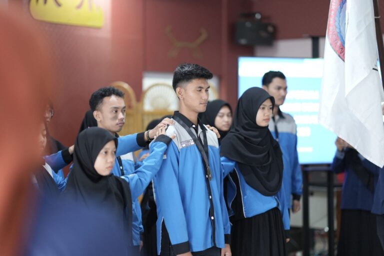 Warek III Lantik Pengurus Forkom Bidikmisi/KIP-K Unila Periode 2023