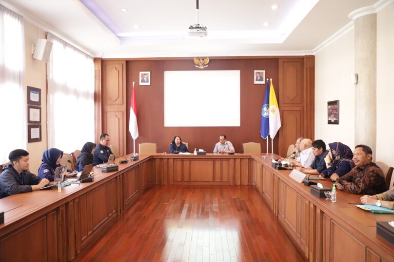 PPID UGM Bagikan Inovasi Layanan Publik ke Unila