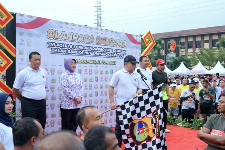 Unila Hadiri Olah Raga Bersama TNI-Polri dan Forkopimda Lampung
