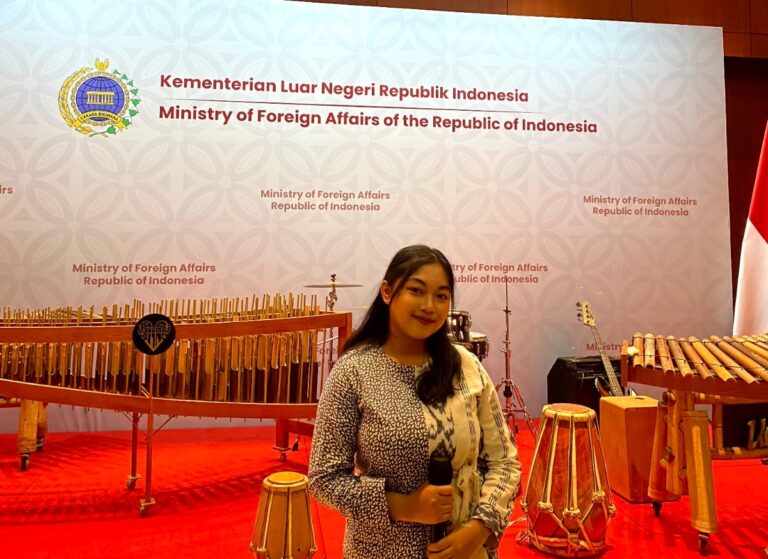 Magang di Kemlu RI: Adysti Nasya Berbagi Pengalaman Inspiratif