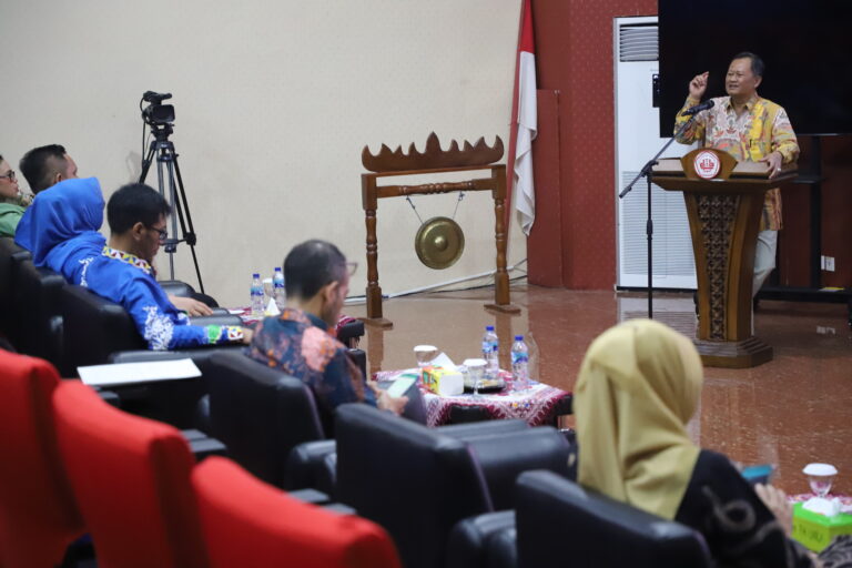 Fakultas Hukum Unila Raih Kembali Piala Ketua Mahkamah Agung RI