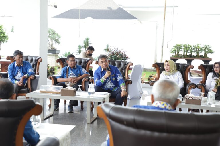 Warek PKTIK Pimpin Audiensi Persiapan Seminar Ilmiah Nasional dan Kongres PFI