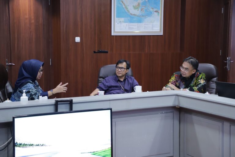 Rektor Umumkan Hasil Seleksi Penerima Beasiswa Pascasarjana 2023/2024