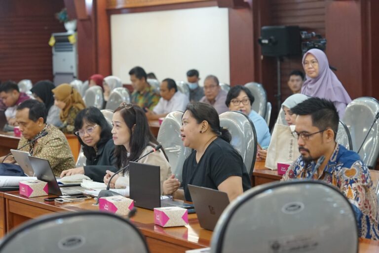 Tim ADB Review Proyek HETI di Unila