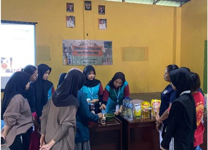 Mahasiswa KKN Unila Sosialisasikan Pembuatan Sabun di Desa Bina Karya Putra