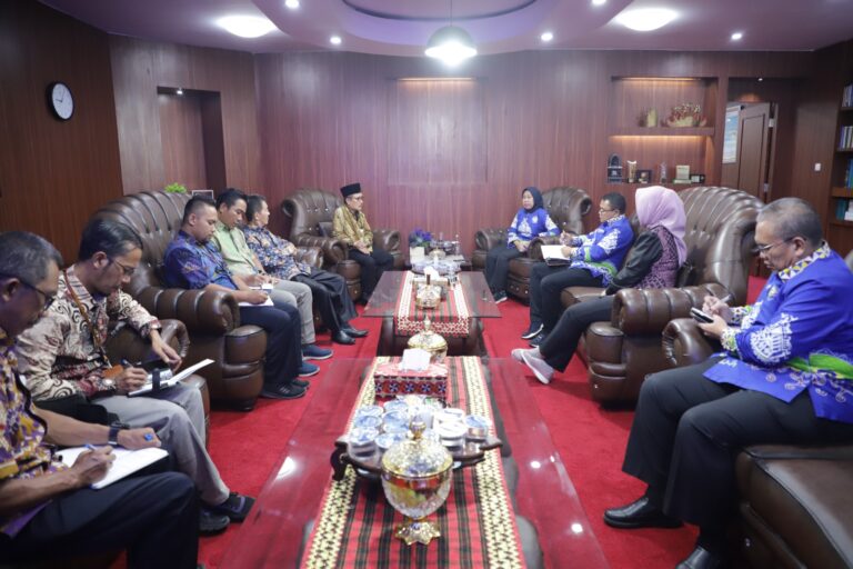 Polinela dan Unila Perbaharui MoU