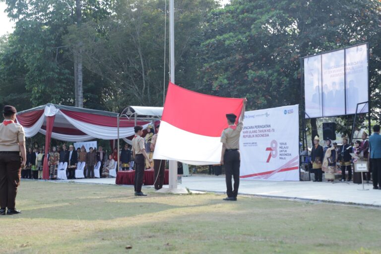 Sivitas Akademika Unila Gelar Upacara Peringatan HUT RI ke-78: Penghargaan untuk Prestasi dan Pengabdian