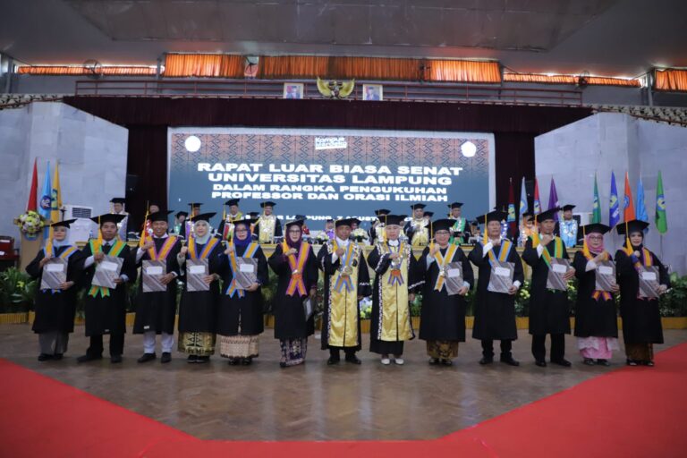 Unila Kukuhkan 11 Guru Besar 