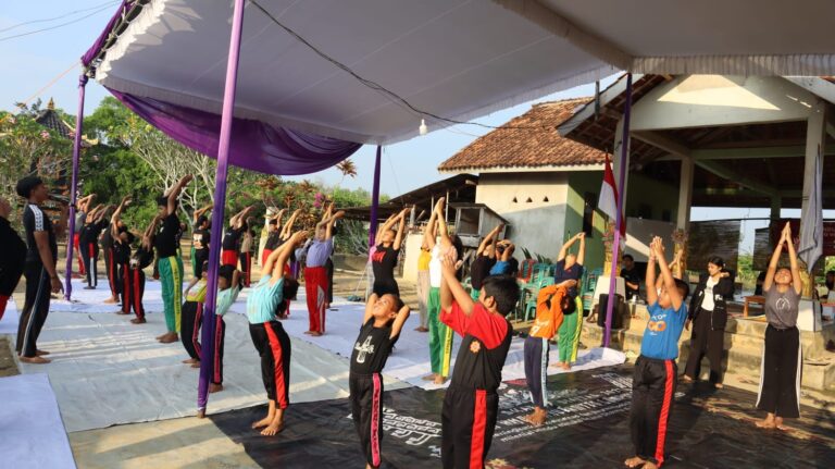 UKM Hindu Unila Gelar Program Goes to Village di Moro Seneng, Kabupaten Mesuji