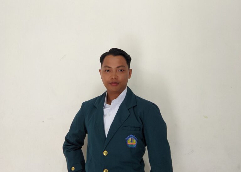 Hafid Khoiruddin Borong Tiga Penghargaan dalam Komnas Senior UAD 2023