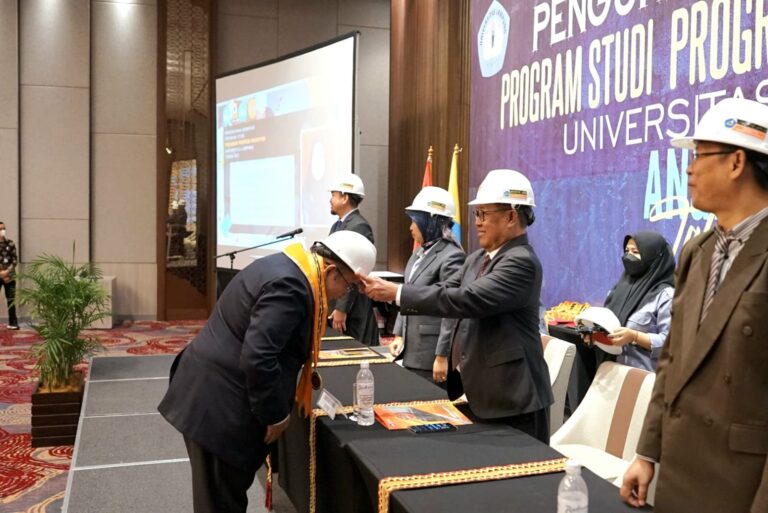 Pengukuhan 117 Insinyur PSPPI Angkatan X