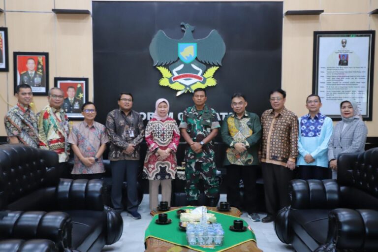 Rektor Audiensi ke Korem 043 Garuda Hitam