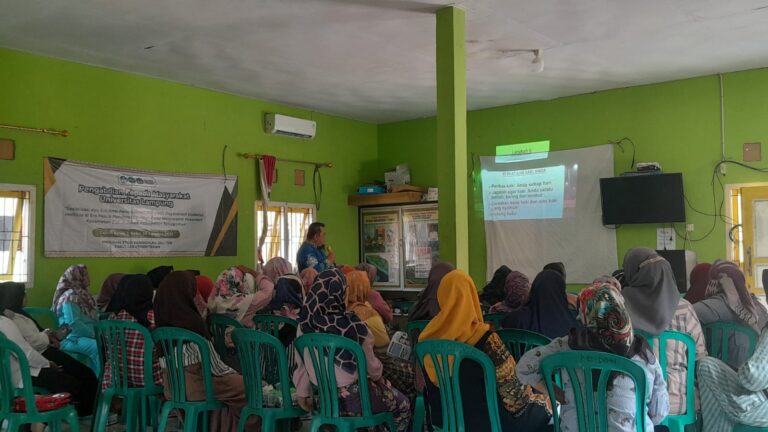 Sivitas Akademika FK Unila Edukasi dan Sosialisasikan Pencegahan Penyakit Degeneratif DM ke Kader Kesehatan Cukuh Balak Tanggamus