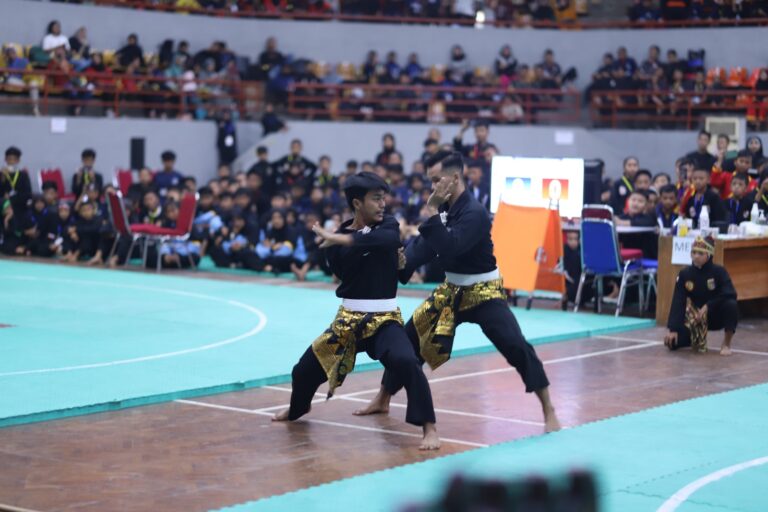 Prof. Lusmeilia Buka Kejuaraan Pencak Silat Piala Rektor Unila 2023