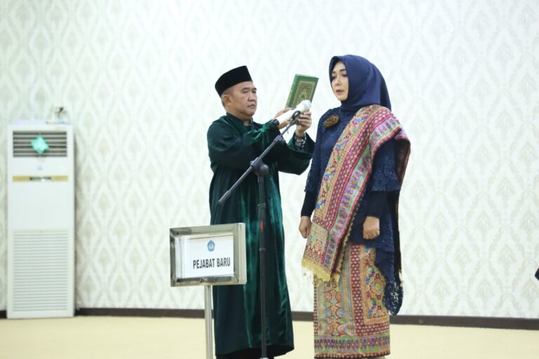 Rektor Lantik Dekan Baru Fakultas Kedokteran