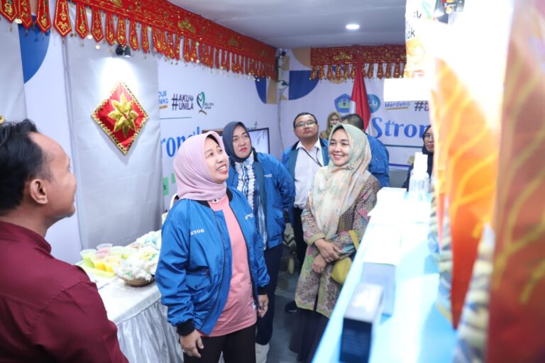 Rektor Unila Tinjau Produk Inovasi di PRL 2023