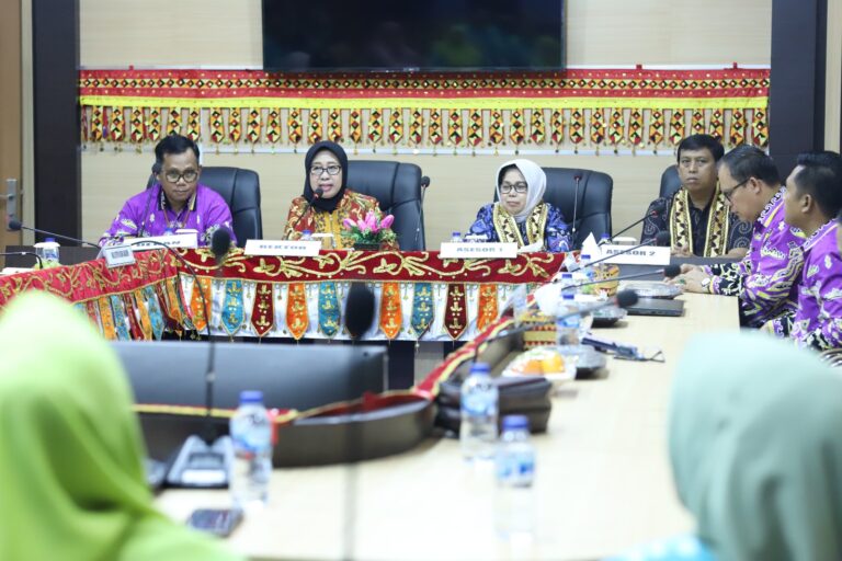 Rektor Buka Asesmen Akreditasi Prodi Bahasa dan Sastra Indonesia