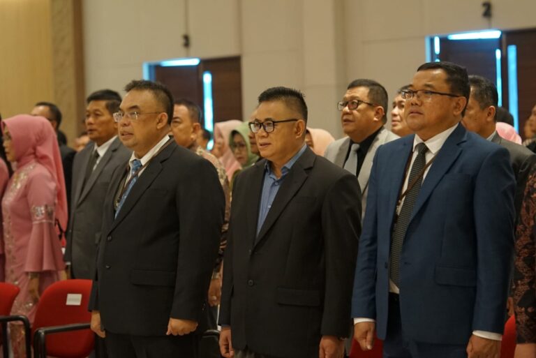 Empat Guru Besar UBL Dikukuhkan, Wakil Rektor Unila Hadiri Upacara