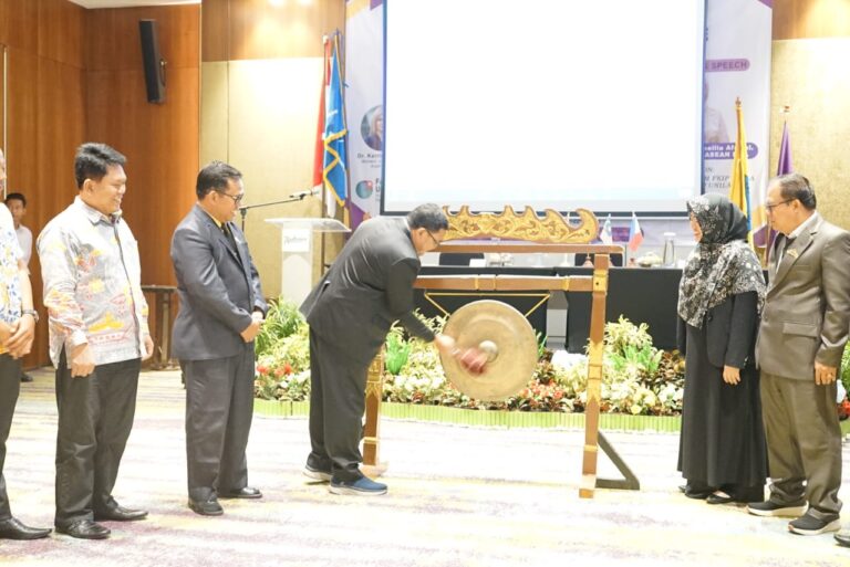 FKIP Gelar ICOPE Bertajuk AI Bidang Pendidikan