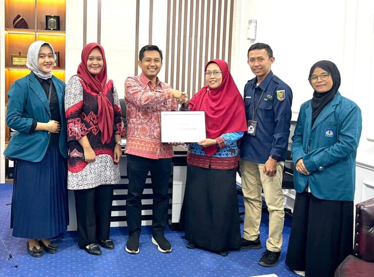 Dosen dan Mahasiswa Unila Kembangkan Website Dukung Digitalisasi UMKM Tapis Lampung