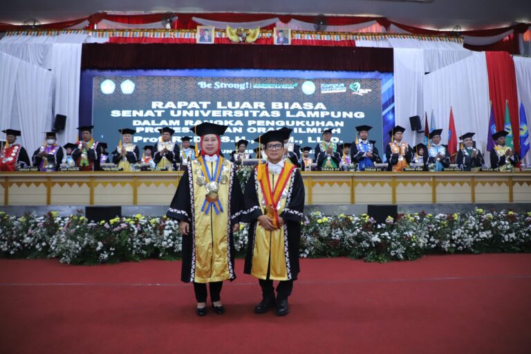 Guru Besar Unila Dilantik: Prof. Rudy Refleksikan Perkembangan Hukum Indonesia