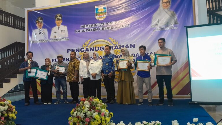 Mahasiswa FKIP Juara II Inovasi Daerah Pesisir Barat 2023