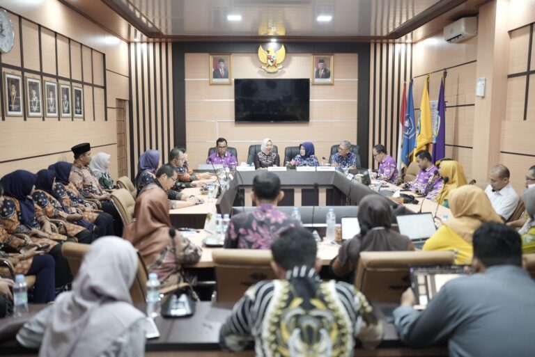 Dr. Anna Buka Asesmen Lapangan Akreditasi PSPBP