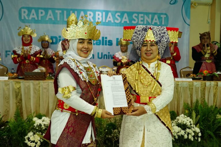 FK Unila Terima Penghargaan dalam Perayaan Dies Natalis ke-21