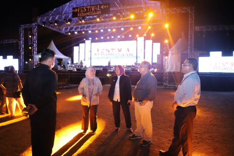 Rektor dan Jajaran Pantau Langsung Persiapan Festival Kebangsaan