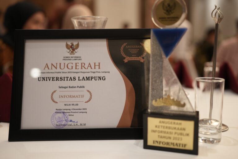 Unila Raih Penghargaan Anugerah KIP Kategori Informatif