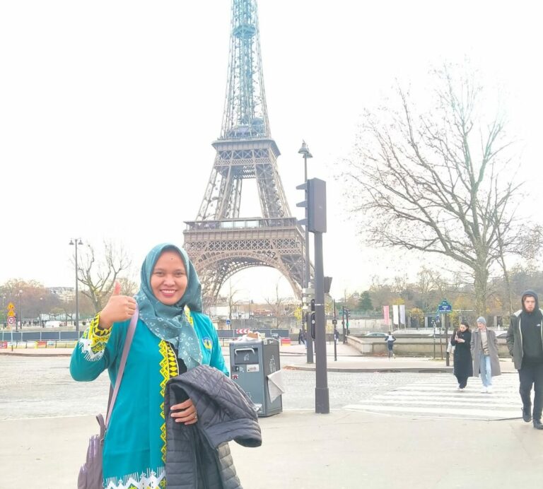 Raih Beasiswa ke Prancis: Cerita Madame Setia, Dosen Pendidikan Bahasa Prancis Unila