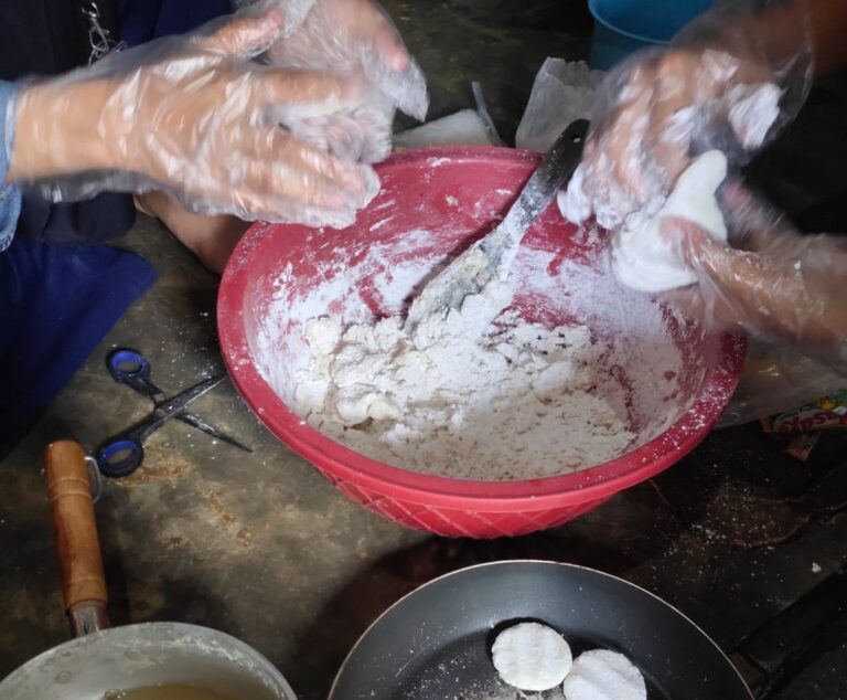 Tim MBKM FMIPA Bantu Desa Rejomulyo Tingkatkan Pendapatan Produksi Pempek Panggang