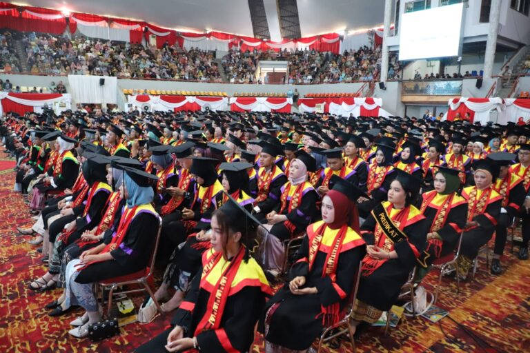 Unila Wisuda 745 Mahasiswa, Rektor Ajak Lulusan Jaga Nama Almamater