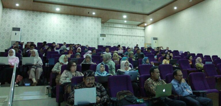 FKIP Gelar Sosialisasi Optimalisasi Pelaporan IKU 3 dan 4 bagi Dosen