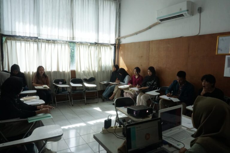 UPT Bahasa Gelar Kelas Duolingo untuk Mahasiswa Diploma dan Sarjana