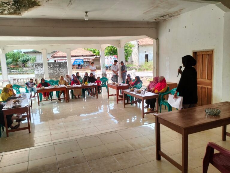 Pemerintah Kampung Bima Sakti Negeri Besar Dorong Pengembangan UMKM Melalui Kegiatan Pembinaan Bersama Mahasiswa KKN