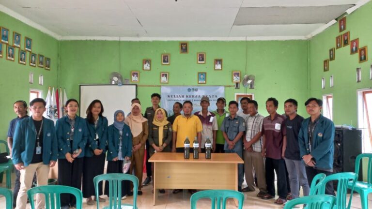 Mahasiswa KKN Unila Sosialisasikan Biosaka Dukung Pertanian Berkelanjutan