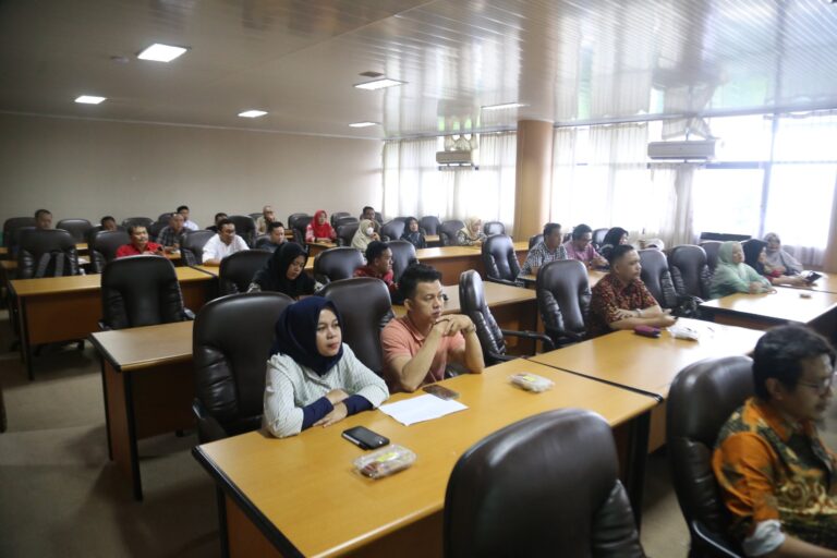 Wakil Rektor Rudy Sosialisasikan Peraturan Tugas Belajar di Gedung Rektorat