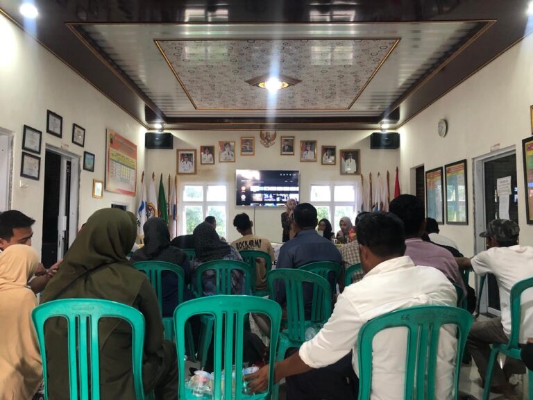 Mahasiswa KKN Tingkatkan Promosi Digital UMKM Desa Way Kalam dengan Sosialisasi Medsos