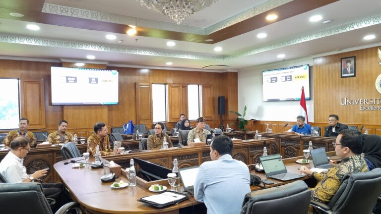 Tim THE Unila Kunjungi Unair Benchmarking Pemeringkatan dan Pembahasan Sustainable Report