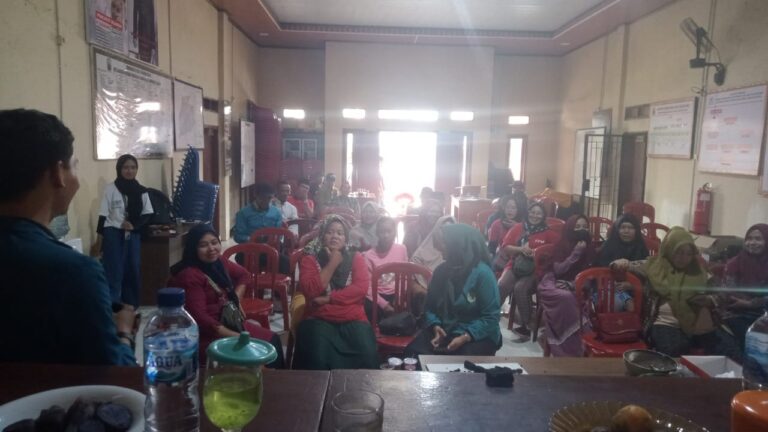 Mahasiswa KKN Adakan Seminar UMKM dan Pelatihan Pembuatan Briket